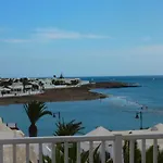Wake Up With The Sea! Enjoy Private Pool! 公寓 *