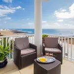 Wake Up With The Sea! Enjoy Private Pool! 公寓