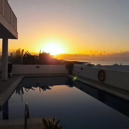 Wake Up With The Sea! Enjoy Private Pool! 公寓 *