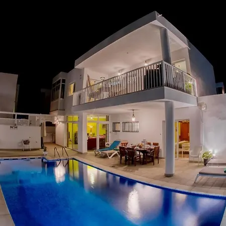Wake Up With The Sea! Enjoy Private Pool! 宏达海滩