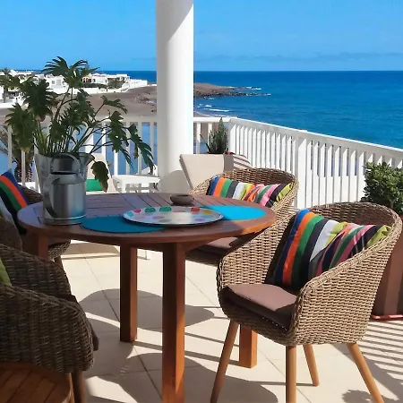 Wake Up With The Sea! Enjoy Private Pool! 公寓